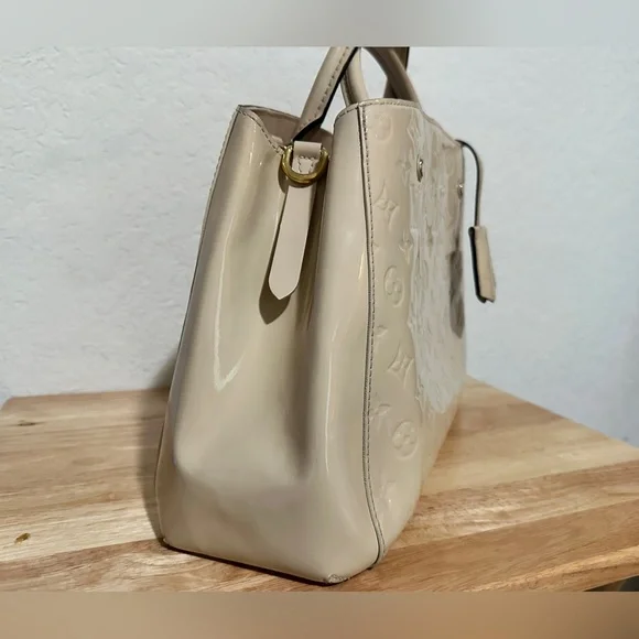 Louis Vuitton Monogram Vernis Montaigne - Patent Leather - Picture 6 of 13